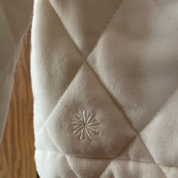 NWT Athleta Retroplush Quilted LS Crewneck Sweatshirt, Off-White, XS - Picture 10 of 10